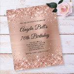 Glittery Light Roos Gold 70th Birthday Paper Flyer<br><div class="desc">Een goedkoop budgetartikel zonder enveloppen met een glamoureus fancy monogram voor de 70ste verjaardag van haar. Faux dunne roos goudglitter tegen een faux bleek blauw en roos goudglansmachine folie digitaal kunstgrafisch afbeelding. Het fancy zwarte en witte kalligrafie monogrammed ontwerp op de rug kan worden aangepast of worden geschrapt. Alle dunne...</div>