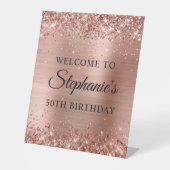 Glittery Roos Gold Foil 50th Birthday Reclamebord Met Voetstuk (Voorkant)
