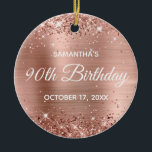 Glittery Roos Gold Foil 90th Birthday Keramisch Ornament<br><div class="desc">Creëer je eigen ornament van de 90ste verjaardag voor je moeder. U kunt de bloktekst of de kalligrafie- of lettertypestijl aanpassen. De digitale kunstachtergrond is voorzien van een faux roos gold glitter en roos gold blush ombre folie. Op de achterkant, kunt u een familiefoto toevoegen als u zou willen. Meisjes...</div>