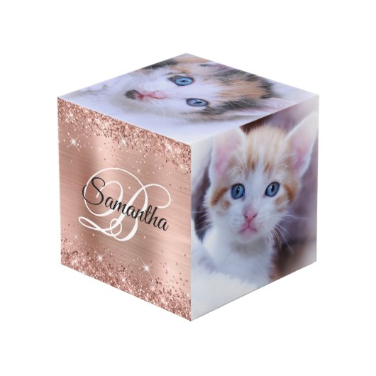 Glittery Roos Gold Foil Fancy Monogram Kubus (Voorkant hoekig)