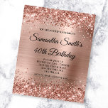 Glittery Roos Gold Glam 40th Birthday Invite Flyer<br><div class="desc">Een glamoureuze uitnodiging voor haar 40ste verjaardag op een budgettaire flyer optie (geen enveloppen inbegrepen). Faux glitter met roos glitter tegen een coördinerend faux glanzend geborsteld metaal grafisch afbeelding voor folie. Al de folie en glitterspleet en glans in dit moderne, girale design zijn digitale beelden die als een foto afdrukken....</div>
