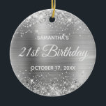 Glittery Silver Foil 21st Birthday Keramisch Ornament<br><div class="desc">Creëer je eigen ornament voor je dochter op de 21ste verjaardag. Pas de stijl van de bloktekst en/of van de calligrafische doopvont aan. Verander de tekst voor om het even welke speciale of mijlpaalverjaardag. De digitale kunstachtergrond is voorzien van een faux zilveren glitter en een zilvergrijze folie. Aan de achterkant...</div>