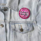 Glitz Glam Bling Sweet 16 Celebration fuschia Ronde Button 5,7 Cm (In situ)