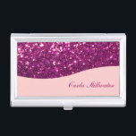 Glitzy Monogram visitekaartje Case Visitekaarthouder<br><div class="desc">Glitzy monogram visitekaartjes hoesje met gesimuleerde sprankelende glitter gedrukt op de cover. U kunt de monogramruimte personaliseren om uw eigen te maken,  en de achtergrondkleur veranderen als u wilt. Ontworpen voor dames die in de schoonheids- of cosmetica-industrie werken en een glamoureuze visitekaartje houder voor vrouwen willen.</div>