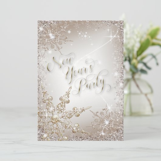 Glitzy Snowflakes Gold Nieuwjaar Eve Party Kaart (Staand voorkant)