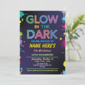 Gloed in de donkere verjaardag van de neonverf Sch Kaart (Staand voorkant)