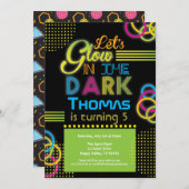 Gloed in de uitnodiging van het donkere verjaardag (Voorkant / Achterkant)