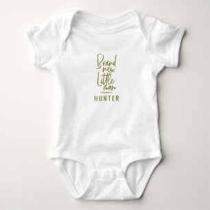 Gloednieuw klein man handgetekende baby boy romper