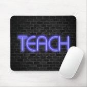 gloeiend neon TEACH-teken op baksteen Muismat (Met muis)