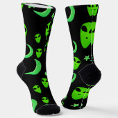 Gloeiende aliens, halve maan en sterren op zwart sokken (Gebogen)