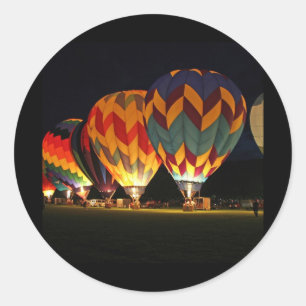 Gloeiende ballonnen! Licht de nacht op! Ronde Sticker