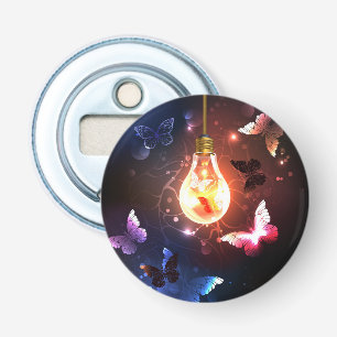 Gloeiende gloeilamp met nachtvlinders button flesopener