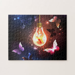 Gloeiende gloeilamp met nachtvlinders legpuzzel