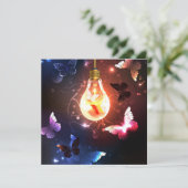 Gloeiende gloeilamp met nachtvlinders save the date (Staand voorkant)
