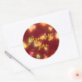 Gloeiende herfst kleurrijke esdoornblad bruin sina ronde sticker (Envelop)