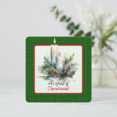 Gloeiende kaarsen genesteld in dennenappels kaart (Staand voorkant)