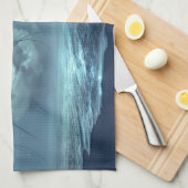 Gloeiende kwal wolk over oceaan strand blauw theedoek (Quarter Fold)