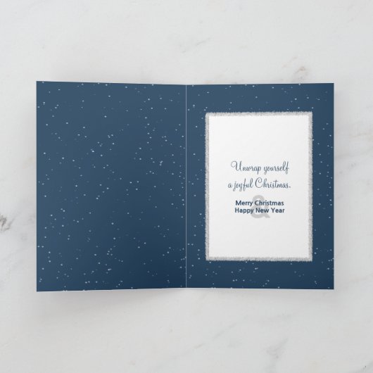 Gloeiende lantaarn in sneeuwvlokken feestdagen kaart (Binnen)