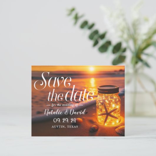 Gloeiende Mason Jar Sunset Beach Save the Date Aankondigingskaart (Staand voorkant)