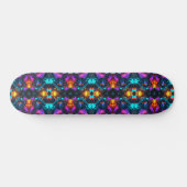gloeiende minerale rotsformaties persoonlijk skateboard (Horizontaal)
