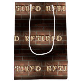 Gloeiende Neon Gepensioneerd Teken Op Een Bakstene Medium Cadeauzakje (Achterkant)