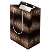 Gloeiende Neon Gepensioneerd Teken Op Een Bakstene Medium Cadeauzakje (Achterkant Gekanteld)