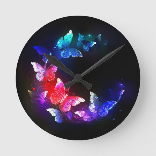 Gloeiende neon nachtvlinders op zwarte achtergrond ronde klok (Voorkant)