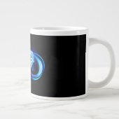 Gloeiende oneindigheid met blauwe roos grote koffiekop (Rechts)
