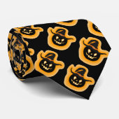 Gloeiende pompoen heks op zwart stropdas (Opgerold)