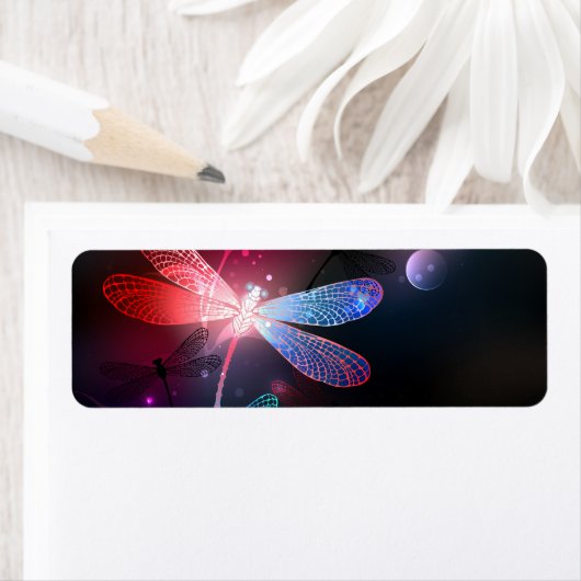 Gloeiende rode libellen etiket (Insitu)