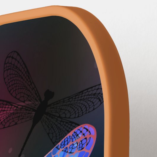 Gloeiende rode libellen pickleball paddle (Links Detail)