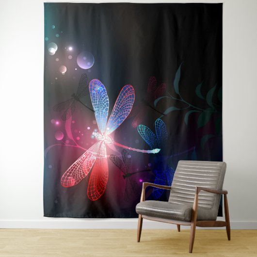Gloeiende rode libellen wandkleed (In situ)