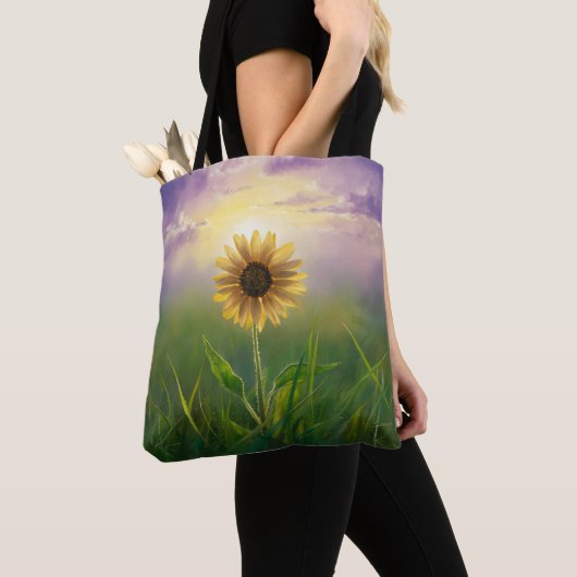 Gloeiende zonnebloem in een groene weide tote bag (Dichtbij)