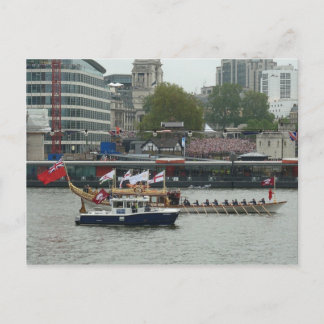 Gloriana passeert Tower Pier Briefkaart