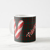 Glossy Candy Cane Striped Christmas Letter V Koffiemok (Voorkant links)