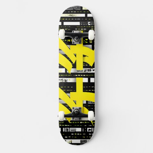 Glossy Pink Donut with Dark Sprinkles Persoonlijk Skateboard (Voorkant)