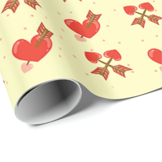 Glossy Red Heart Arrow Cream Romantisch Cadeaupapier (Rol Hoek)