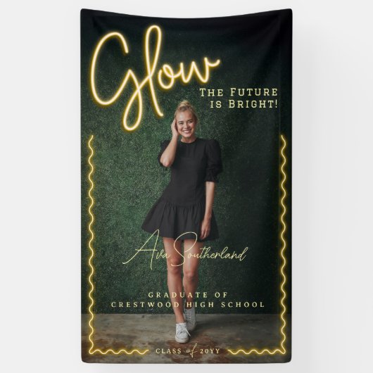 Glow Future is een vrolijk geel neon Afstuderen Spandoek (Verticaal)
