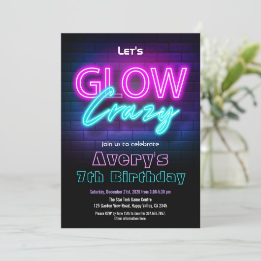 Glow In The Dark Pink Birthday Party Invitation Kaart (Staand voorkant)
