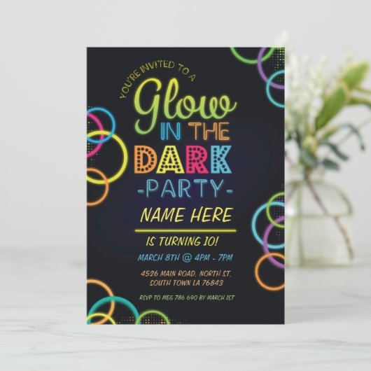 Glow In The Dark Verjaardag Nodig Neon Kinder Part Kaart (Staand voorkant)