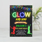 Glow jump verjaardagsuitnodiging kaart (Staand voorkant)
