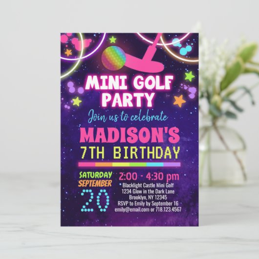 Glow Mini Golf Birthday Party Invitation Kaart (Staand voorkant)