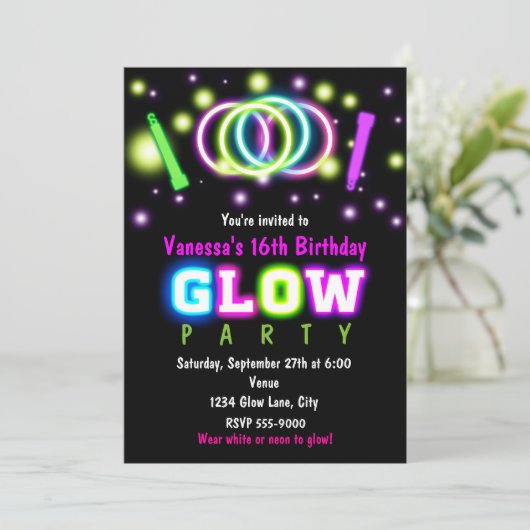 GLOW PARTY Verjaardag Neon Black Light Uitnodiging (Staand voorkant)
