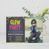 Glow Party verjaardagsuitnodiging met foto Kaart (Staand voorkant)