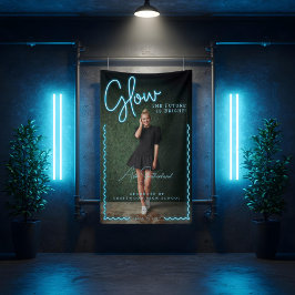Glow The Future is een vrolijk blauw neon Afstuder Spandoek