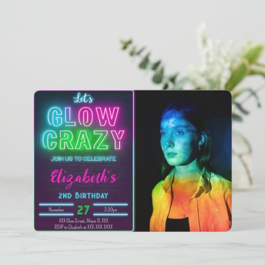 Glow-verjaardagsfoto uitnodiging (Staand voorkant)