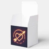 glowing image of a heart with cupid's arrow bedankdoosjes (Geopend)