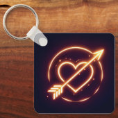 glowing image of a heart with cupid's arrow sleutelhanger (Voorkant)
