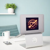 glowing image of a heart with cupid's arrow sticker (Laptop op bureau)