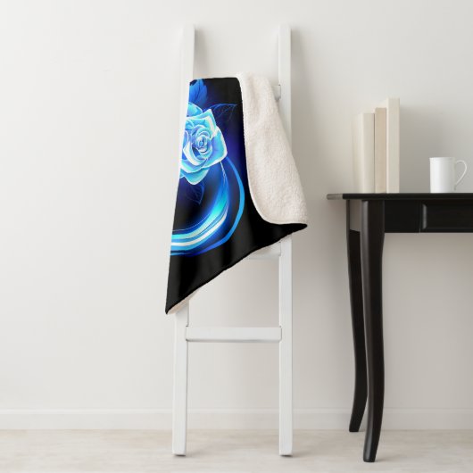 Glowing infinity with blue rose sherpa deken (In situ)